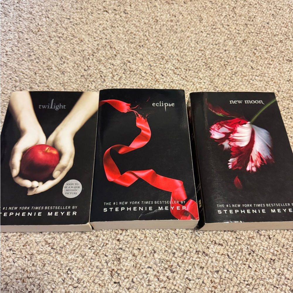 Twilight Series Book Set by Stephenie Meyer